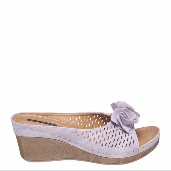 GC Shoes - Juliet Floral Wedge Sandal - Picture 2 of 6